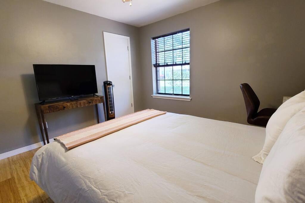 Centrally Located In Rogers And Bentonville! -Private Rooms Εξωτερικό φωτογραφία
