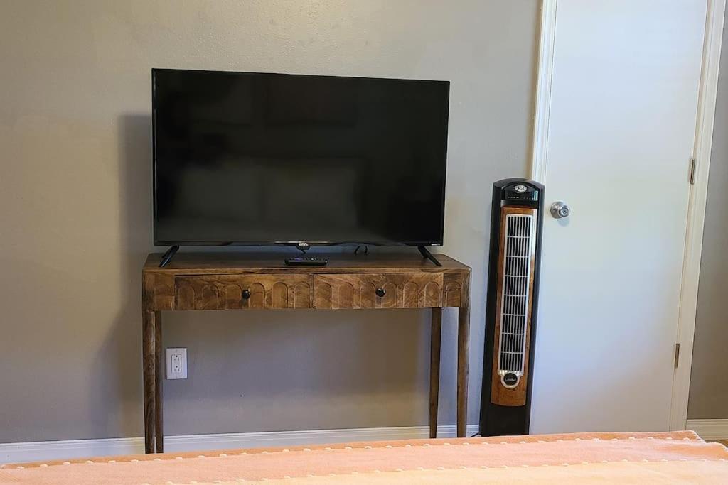 Centrally Located In Rogers And Bentonville! -Private Rooms Εξωτερικό φωτογραφία
