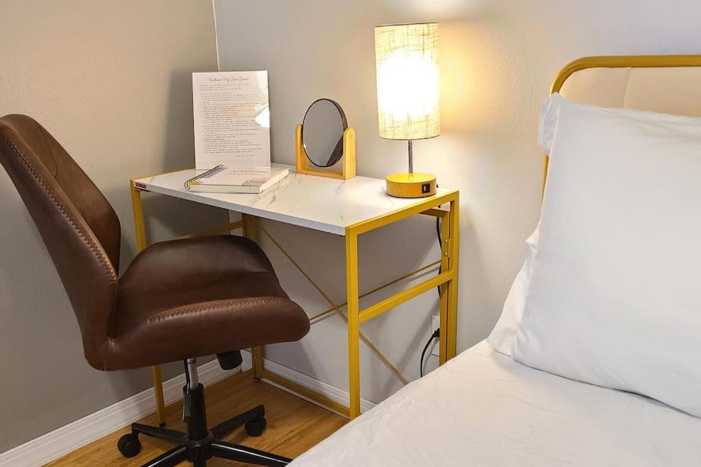 Centrally Located In Rogers And Bentonville! -Private Rooms Εξωτερικό φωτογραφία