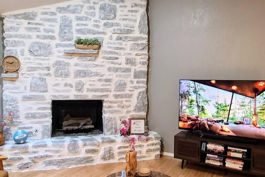 Centrally Located In Rogers And Bentonville! -Private Rooms Εξωτερικό φωτογραφία