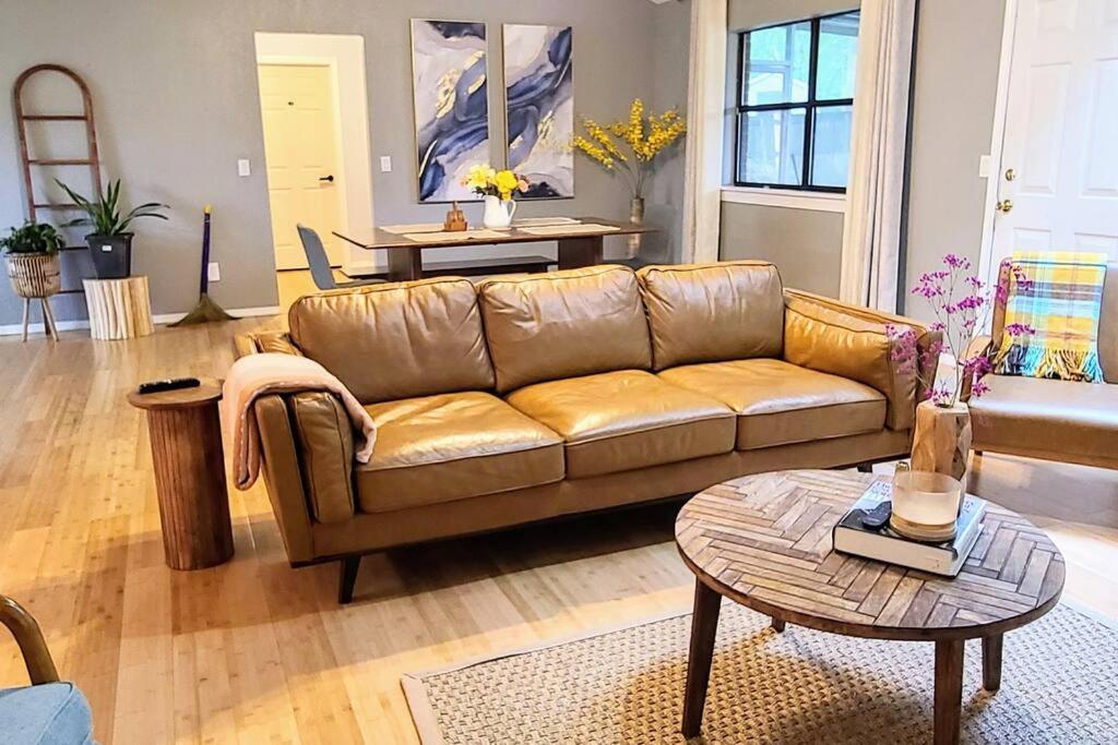 Centrally Located In Rogers And Bentonville! -Private Rooms Εξωτερικό φωτογραφία